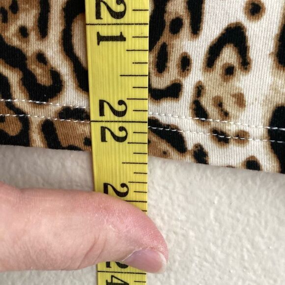 Eye Candy Animal Print Mock Turtleneck Sleeveless Tank with Keyhole Size Small ( - Picture 5 of 8